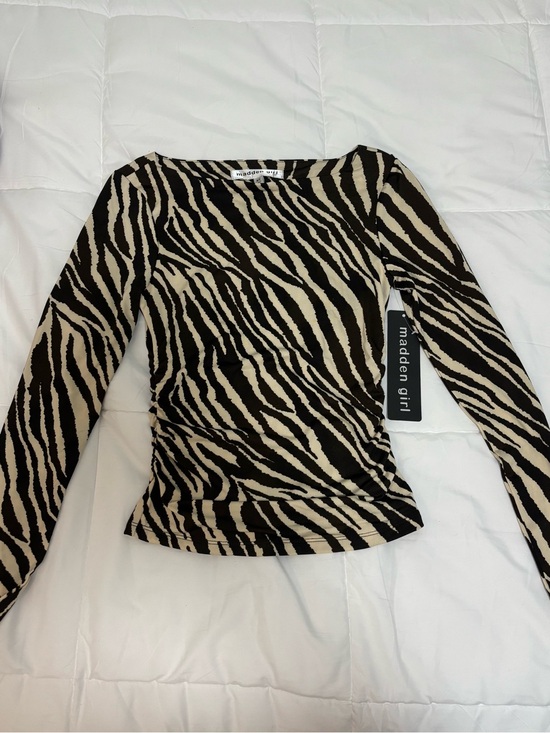 Madden Girl Tops - Madden Girl Zebra-Print Long Sleeve Top in Black & Cream